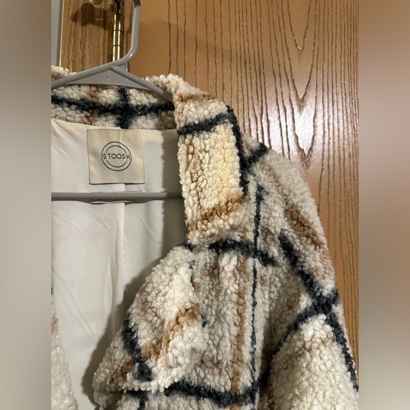 Knee length coat - Picture 3 of 11